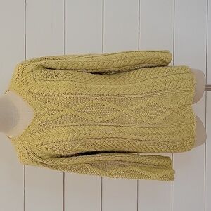 MODA INT'L xs thick soft yellow sweater